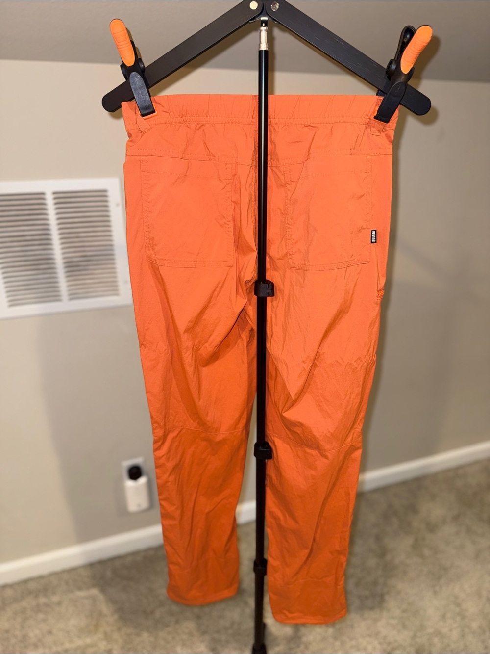 Women’s lightweight orange REI brand cargo pants - Picture 2 of 3